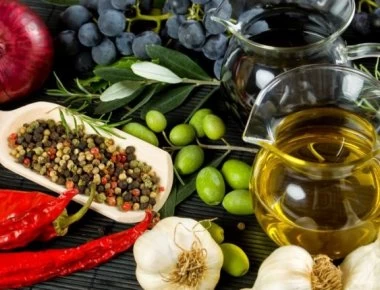 Μεσογειακή διατροφή: Πώς και γιατί μας προστατεύει από 50 ασθένειες